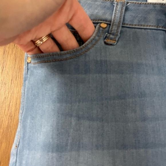 Celebrity Pink size 3/26 crop jeans - Picture 2 of 8